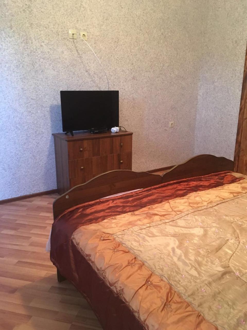 Esnat Guest House Титова 25А Sukhumi Exteriör bild