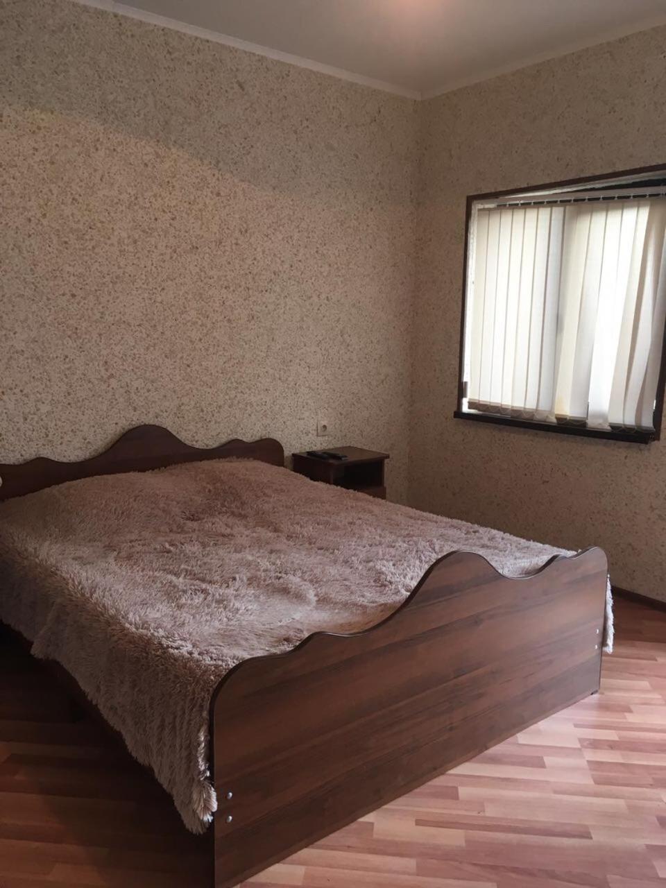 Esnat Guest House Титова 25А Sukhumi Exteriör bild