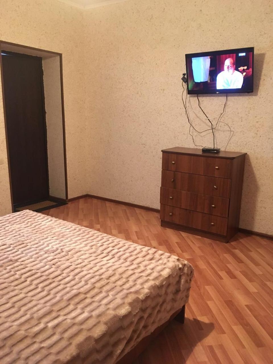 Esnat Guest House Титова 25А Sukhumi Exteriör bild